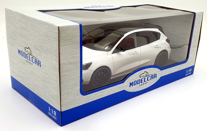 ModelCarGroup 1:18 Ford Focus ST Baujahr 2022 Grün Metallic ModelCar Group Mcg18452 ModelCarGroup 1:18 Ford Focus ST Baujahr 2022 Grün Metallic ModelCar Group Mcg18452