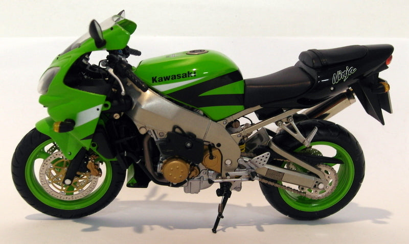 Minichamps 1/12 Scale diecast 122 164200 Kawasaki Ninja ZX-9R Green
