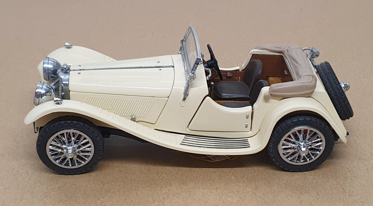 Franklin Mint 1/24 Scale 17626A - 1938 Jaguar SS 100 - Ivory