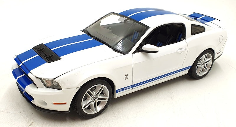Greenlight 1/18 Scale Diecast 13674 - 2011 Shelby GT500 - White/Blue