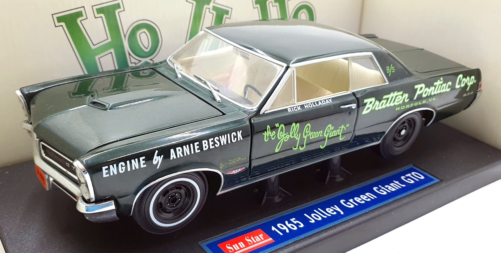 Sun Star 1/18 Scale 1810 - 1965 Pontiac GTO Rick Halliday's Jolly Green Giant