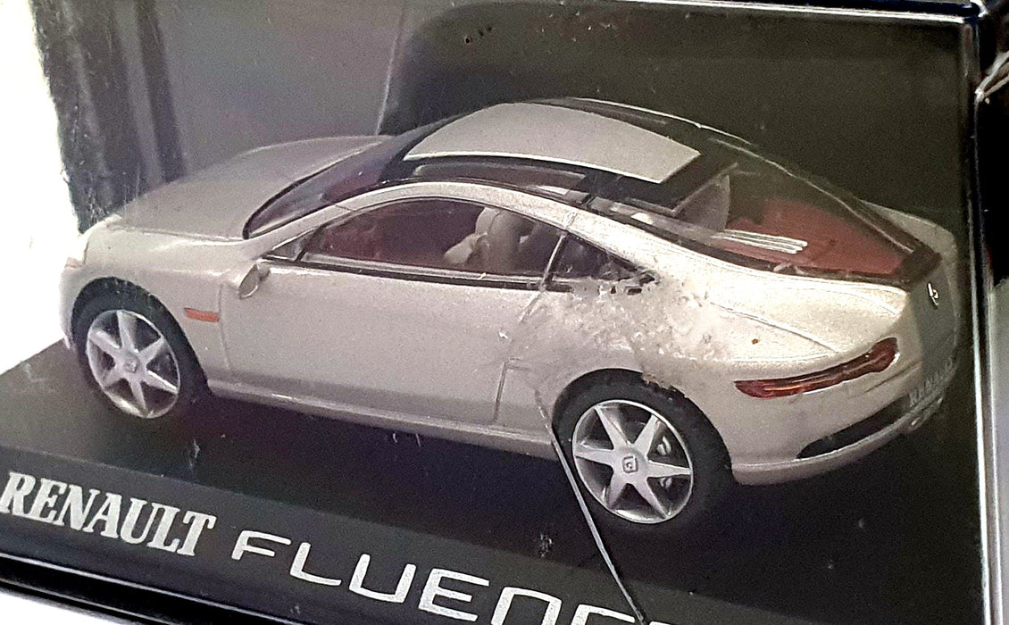Altaya 1/43 Scale RF091 - Renault Fluence Concept Car - Met. Lt. Beige