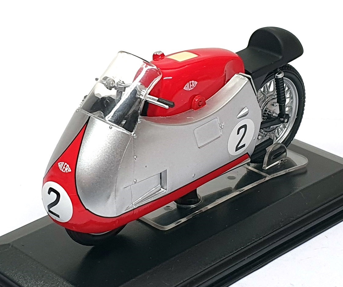 Italeri 1/22 Scale IT01A - Gilera 4 cil. 500cc World Champion 1955 G. Duke