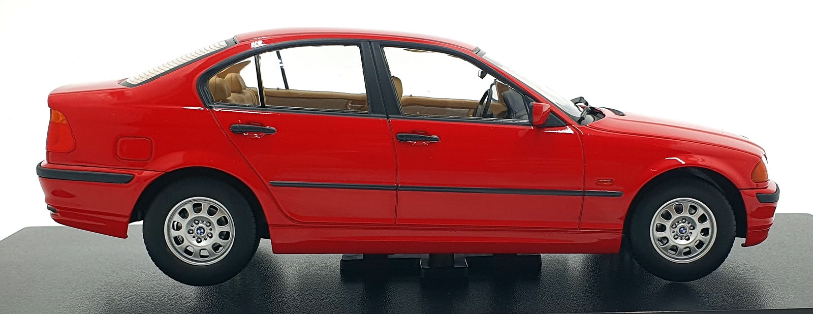 KK Scale 1/18 Scale KKDC181435 - 1999 BMW 3-Series E46 Limousine - Red