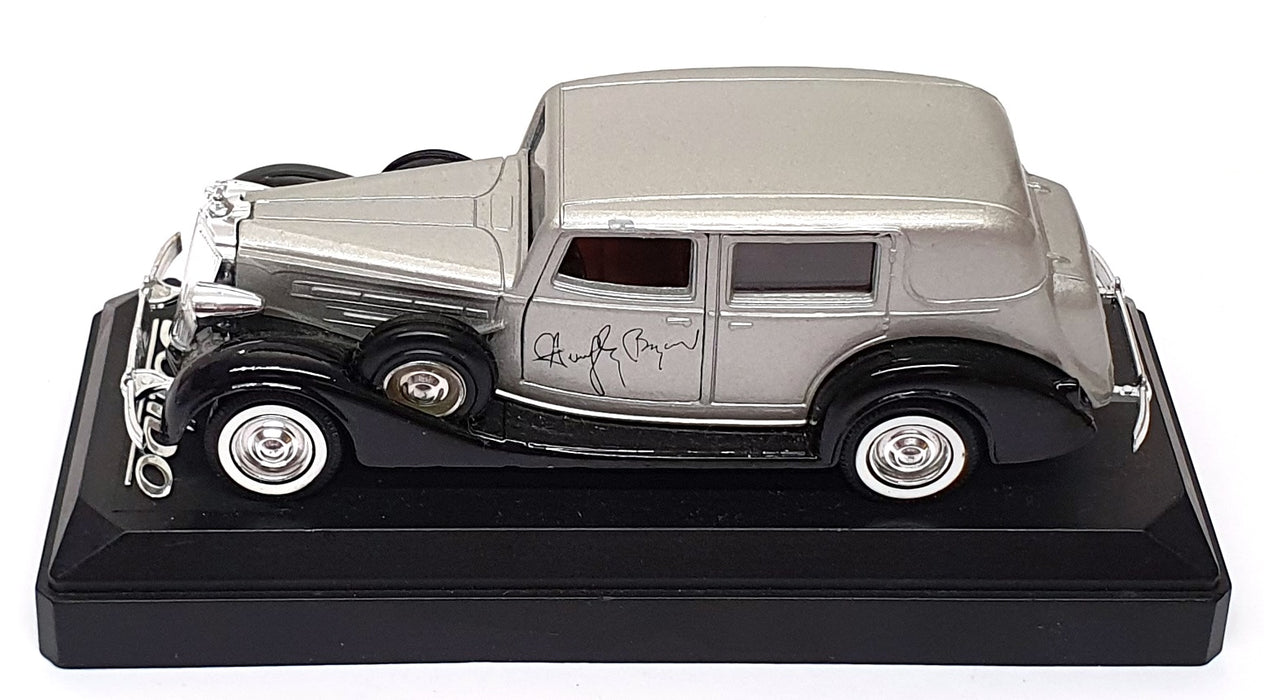 Solido 1/43 Scale 6782 - 1937 Packard Sedan Humphrey Bogart - Silver
