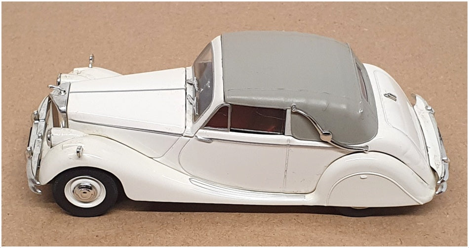 Atlas Editions 1/43 Scale 4 641 121 - Jaguar MkV - Ivory/Grey