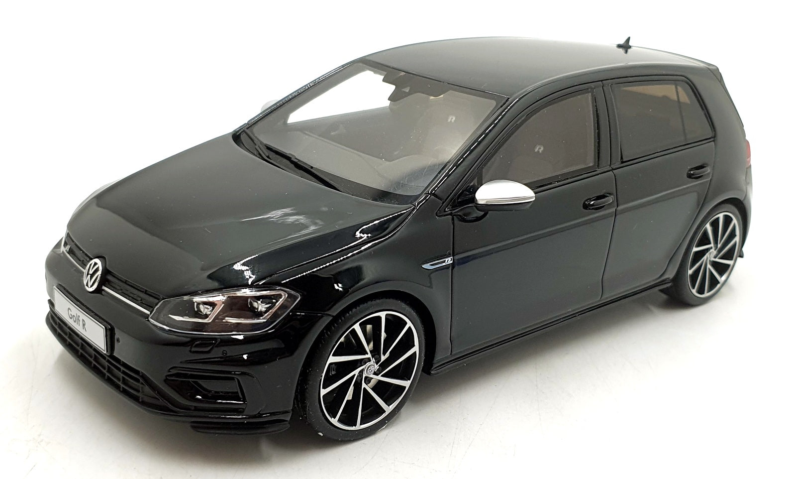 Otto Mobile 1/18 Scale Resin OT417 - Volkswagen Golf VII R - Black
