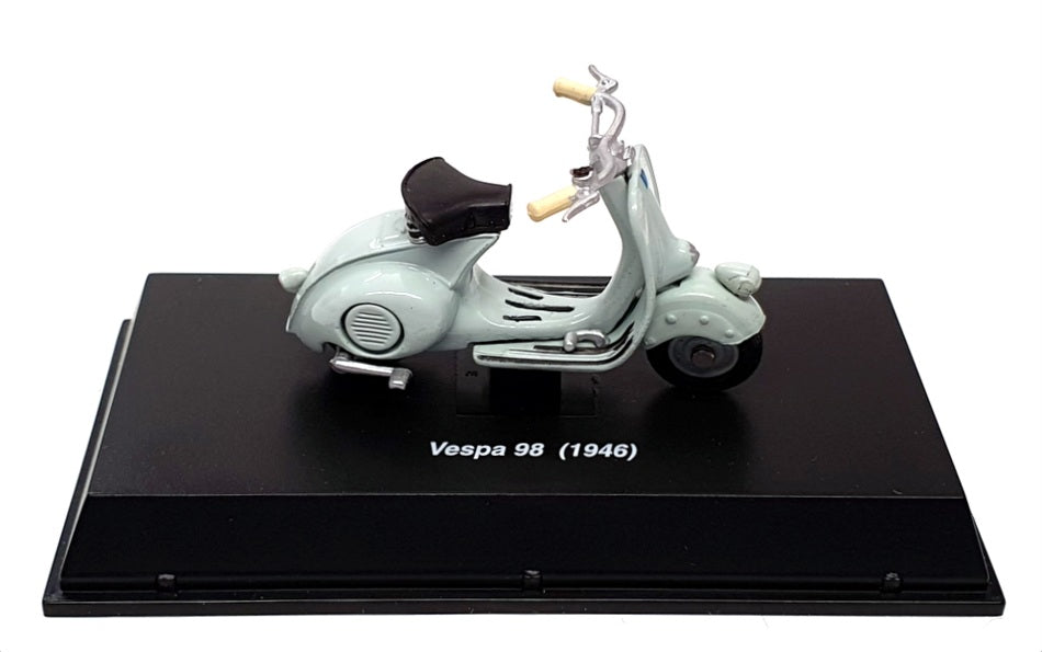 NewRay 1/32 Scale 06046 - 1946 Vespa 98 Motorbike - Grey