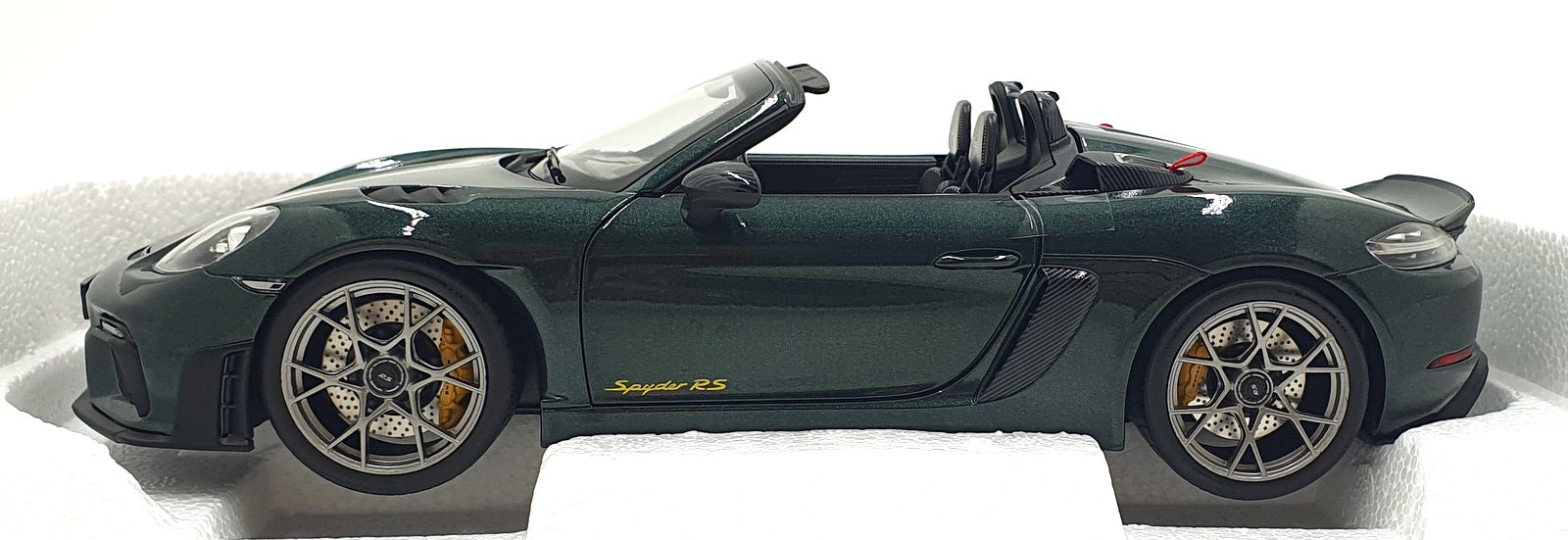 Norev 1/18 Scale Diecast 187272 - 2023 Porsche 718 Spyder RS - Met. Green