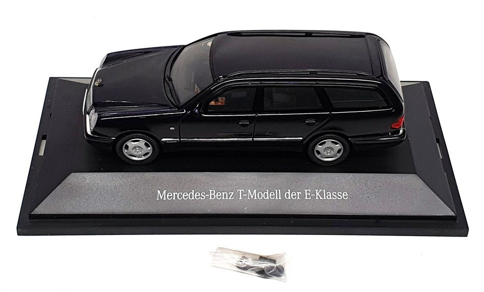 Herpa 1/43 Scale B 6 600 5725 - Mercedes Benz E320 E-Class - Black