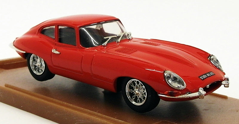 Box Model 1/43 Scale Diecast Model Car 8439 - Jaguar E-Type - Red