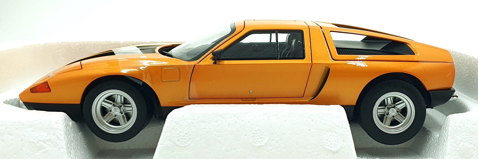 Norev 1/18 Scale Diecast 183050 1970 Mercedes-Benz C111/11 Met. White Autumn