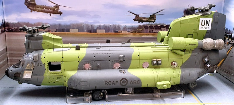 Forces of Valor 1/72 Scale 821005C-2 - RCAF Boeing Chinook CH-147F