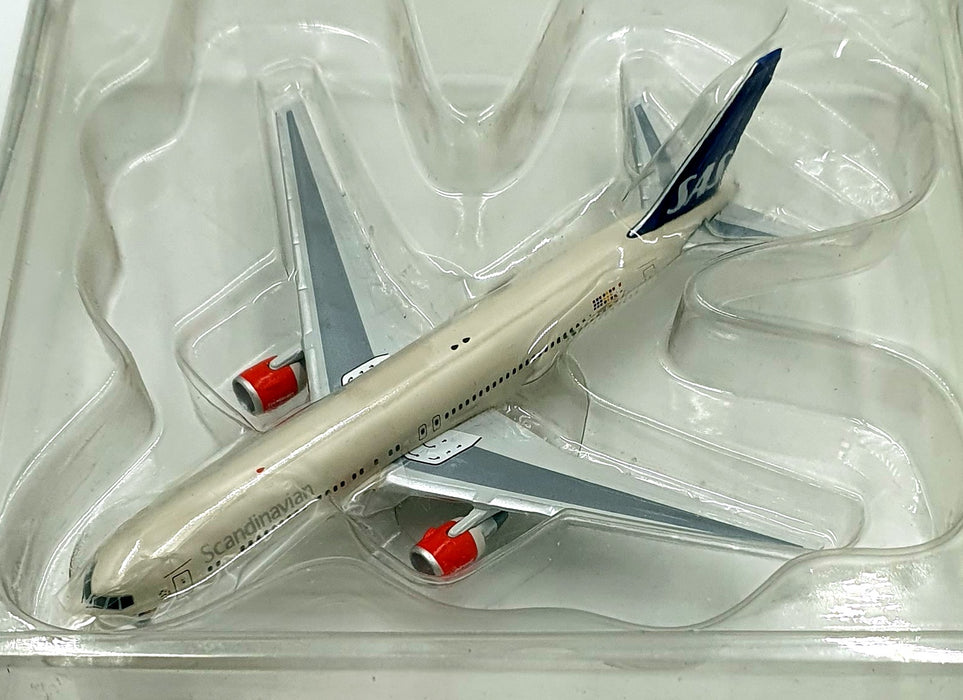 Gemini Jets 1/400 Scale GJSAS447 - Scandinavian Airlines Boeing 767-300 Aircraft
