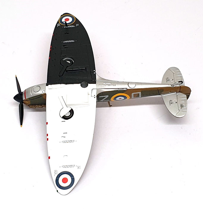 Corgi 1/72 Scale AA39216 Supermarine Spitfire Mk.I Flt Lt Bader RAF 222 Sq. 1940