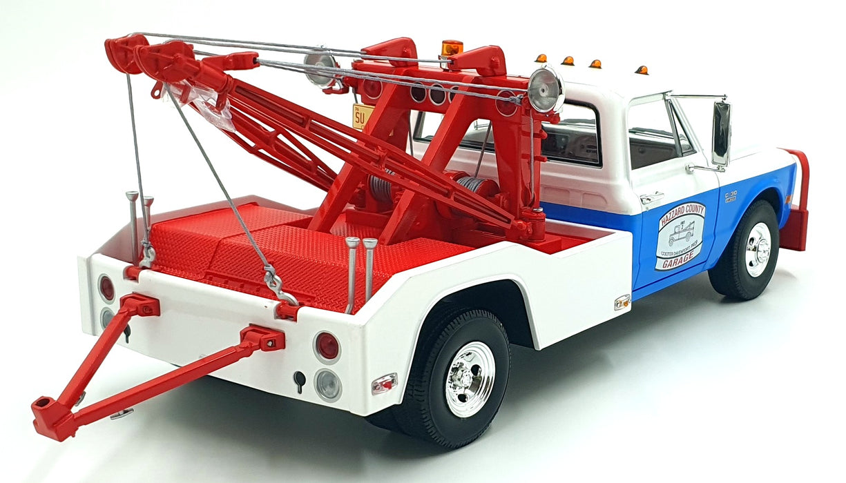 Greenlight 1/18 Scale 13622 - 1969 Chevrolet C-30 Dually Wrecker - County Garage