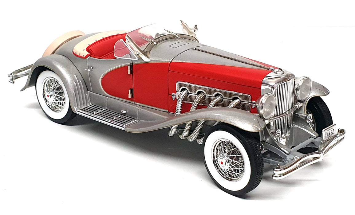 Ertl 1/18 Scale 91025B - 1935 Duesenberg SSJ Clark Gable - Silver/Red