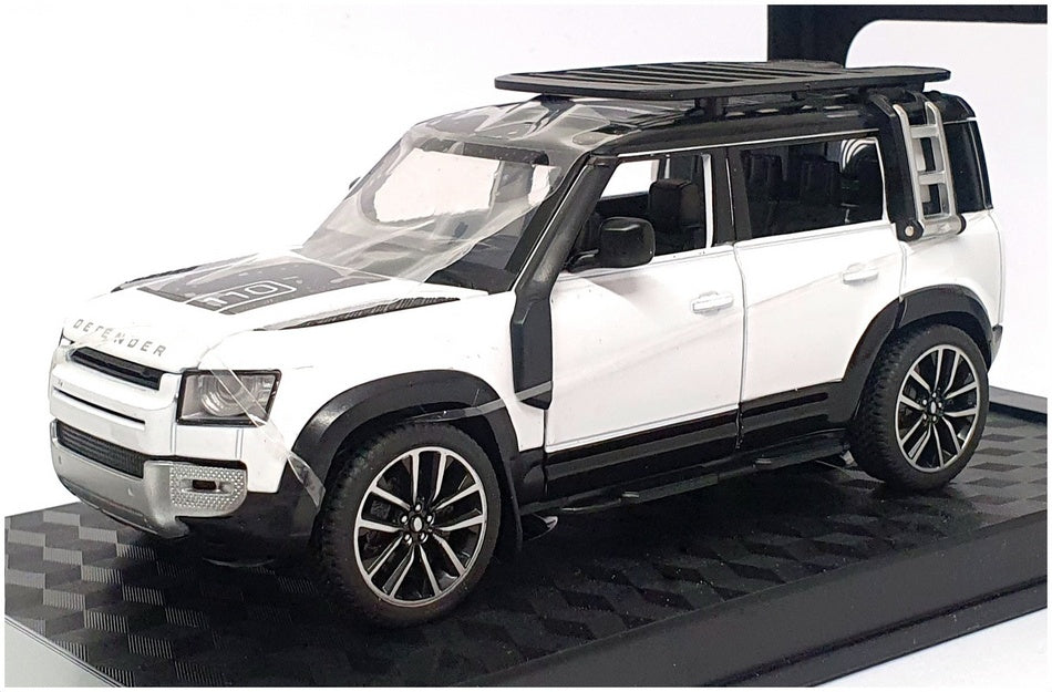 QY Toys 1/32 Scale Q3002A - Land Rover Defender 110 - White