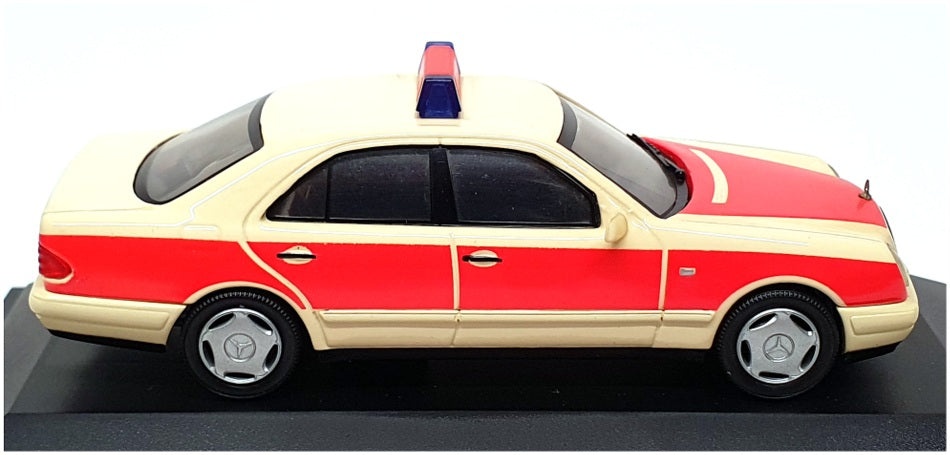 Herpa 1/43 Scale B6 600 5727 - 1995 Mercedes-Benz E220 W210 Notarzt - Cream/Red