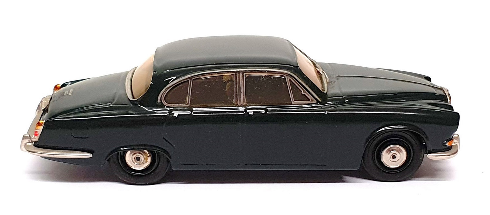Conquest Models 1/43 Scale 101 - 1967 Jaguar 420 - British Racing Green