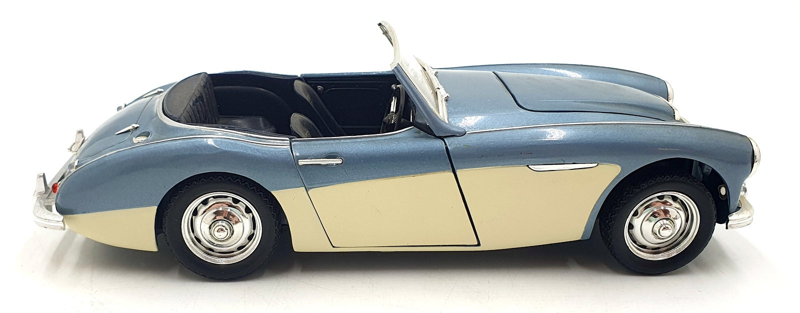 Ertl 1/18 Scale Diecast 22426L - Austin Healey 100 - Blue/Cream