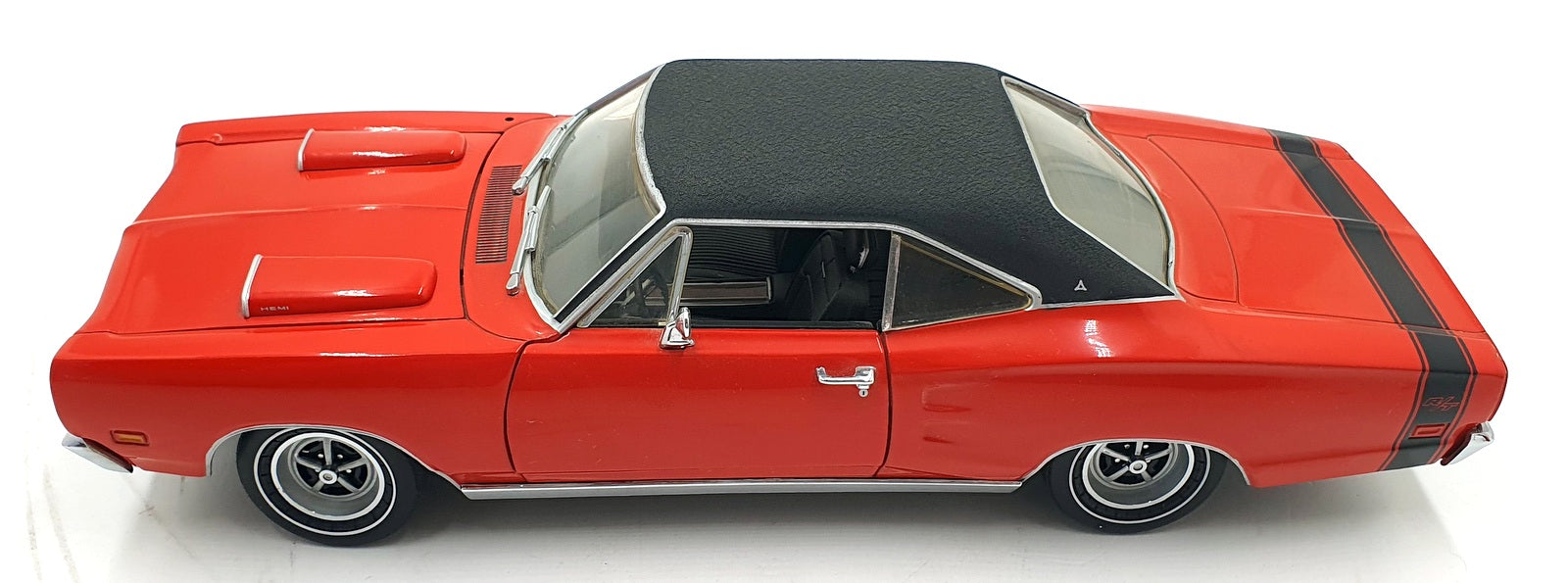 Ertl 1/18 Scale Diecast 32075 - 1969 Dodge Coronet R/T 426 Hemi - Red/Black