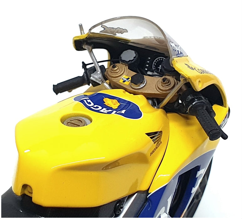 Minichamps 1/12 Scale 122 037103 - Honda RC211V M. Biaggi MotoGP 2003