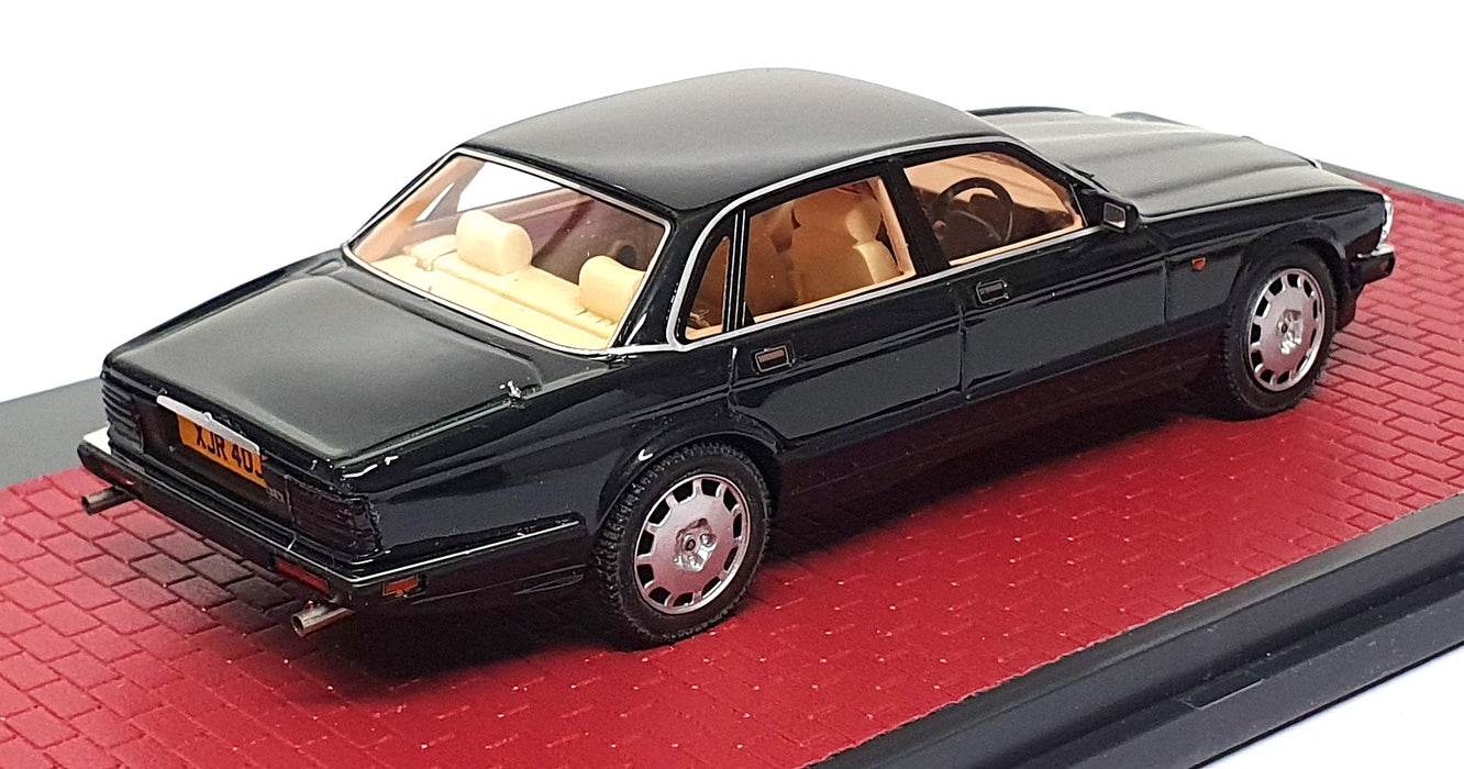 Matrix 1/43 Scale MX41001-263 - 1990-94 Jaguar XJR (XJ40) - Green