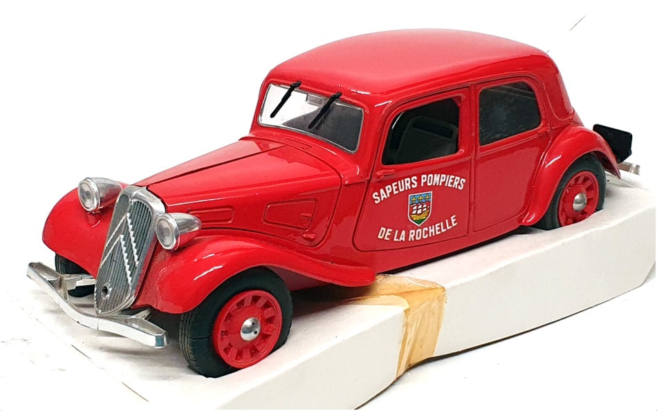 Eligor 1/20 Scale 3004 - Citroen Traction Sapeurs Pompiers Fire Car - Red