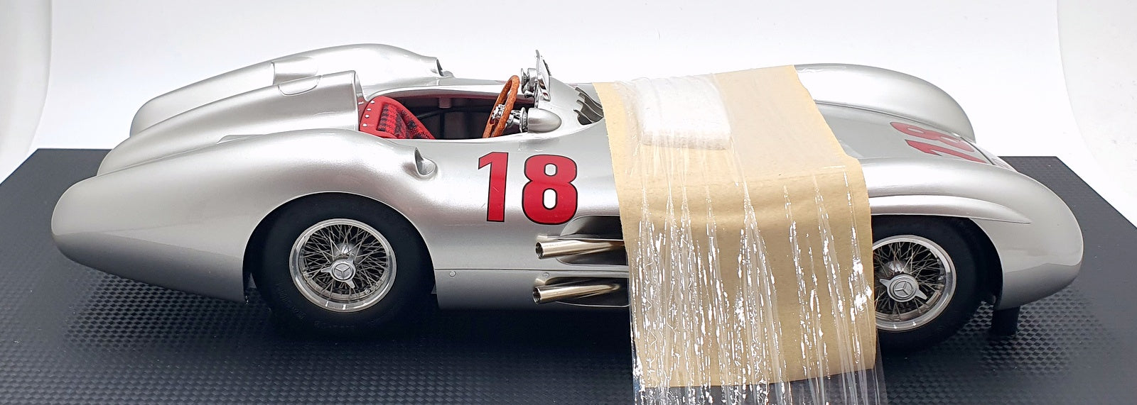 GP Replicas 1/12 Scale GP12-07A Mercedes W196 Streamliner #18 M. Fangio