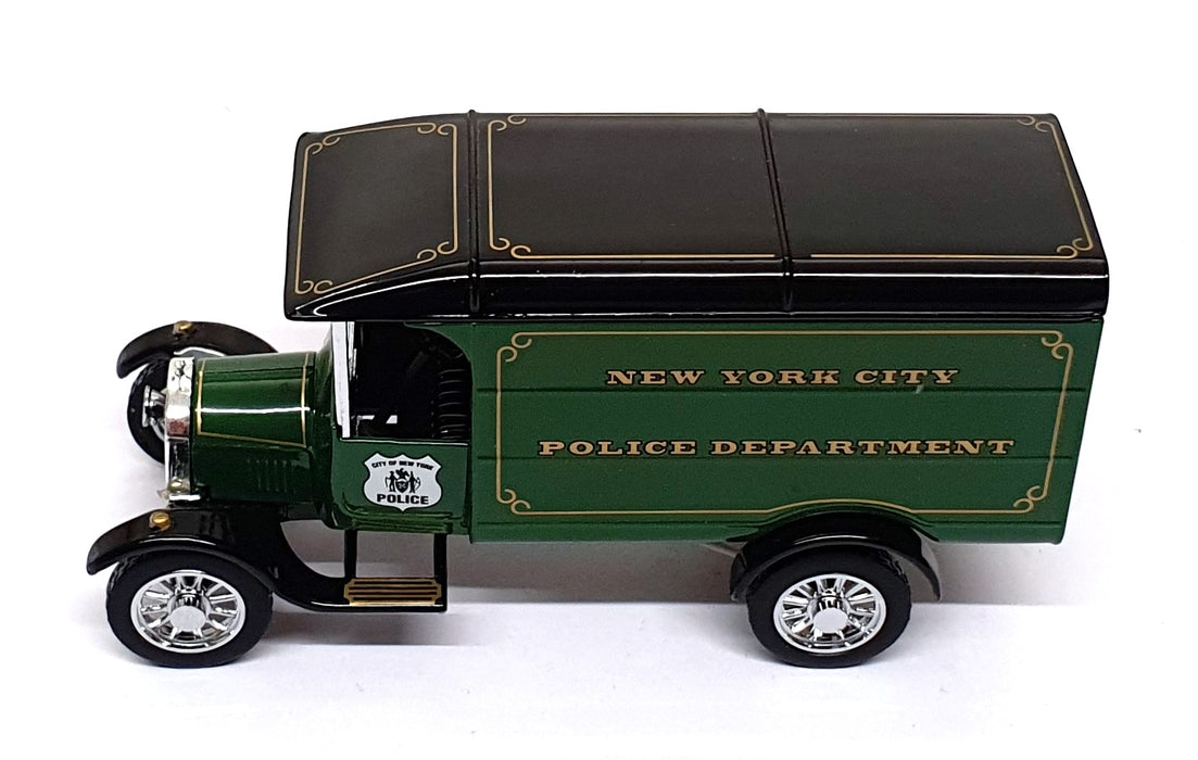 Matchbox 11cm Long DYM38024 - 1926 Ford TT Van New York Police Dept. - Green