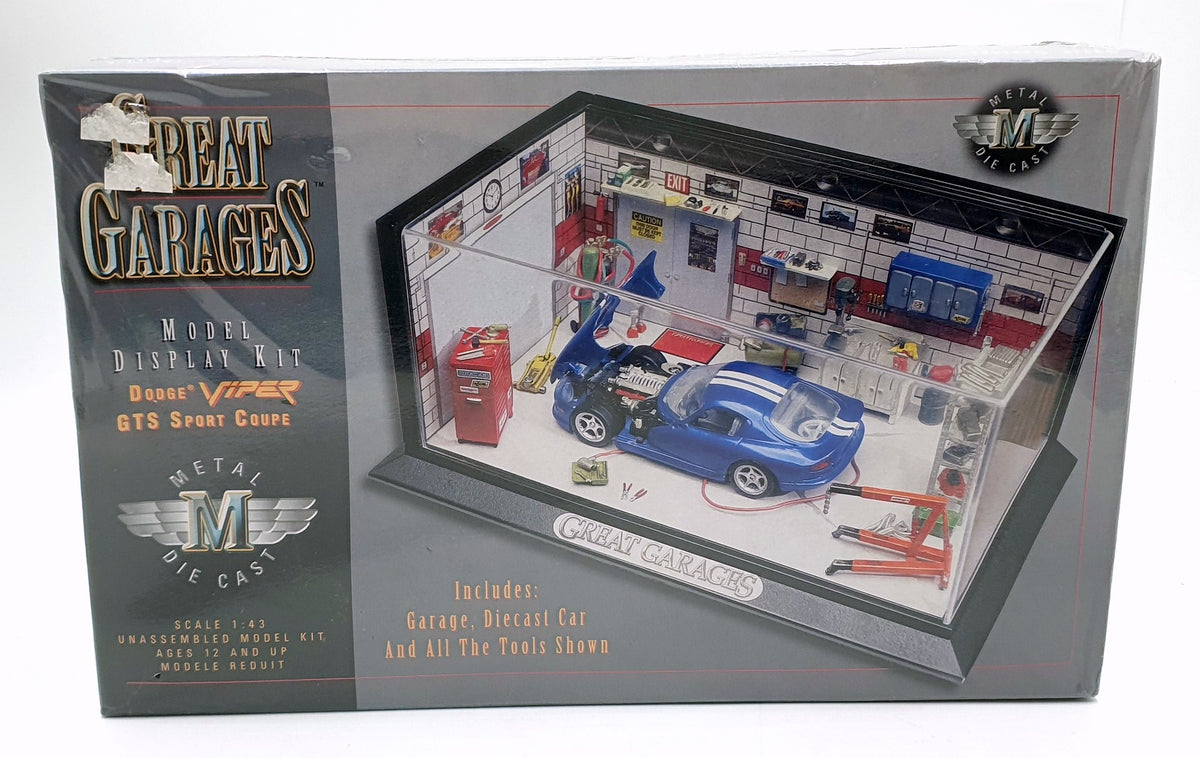 Estes 1/43 Scale 8000 - Great Garages Model Display Kit With Dodge