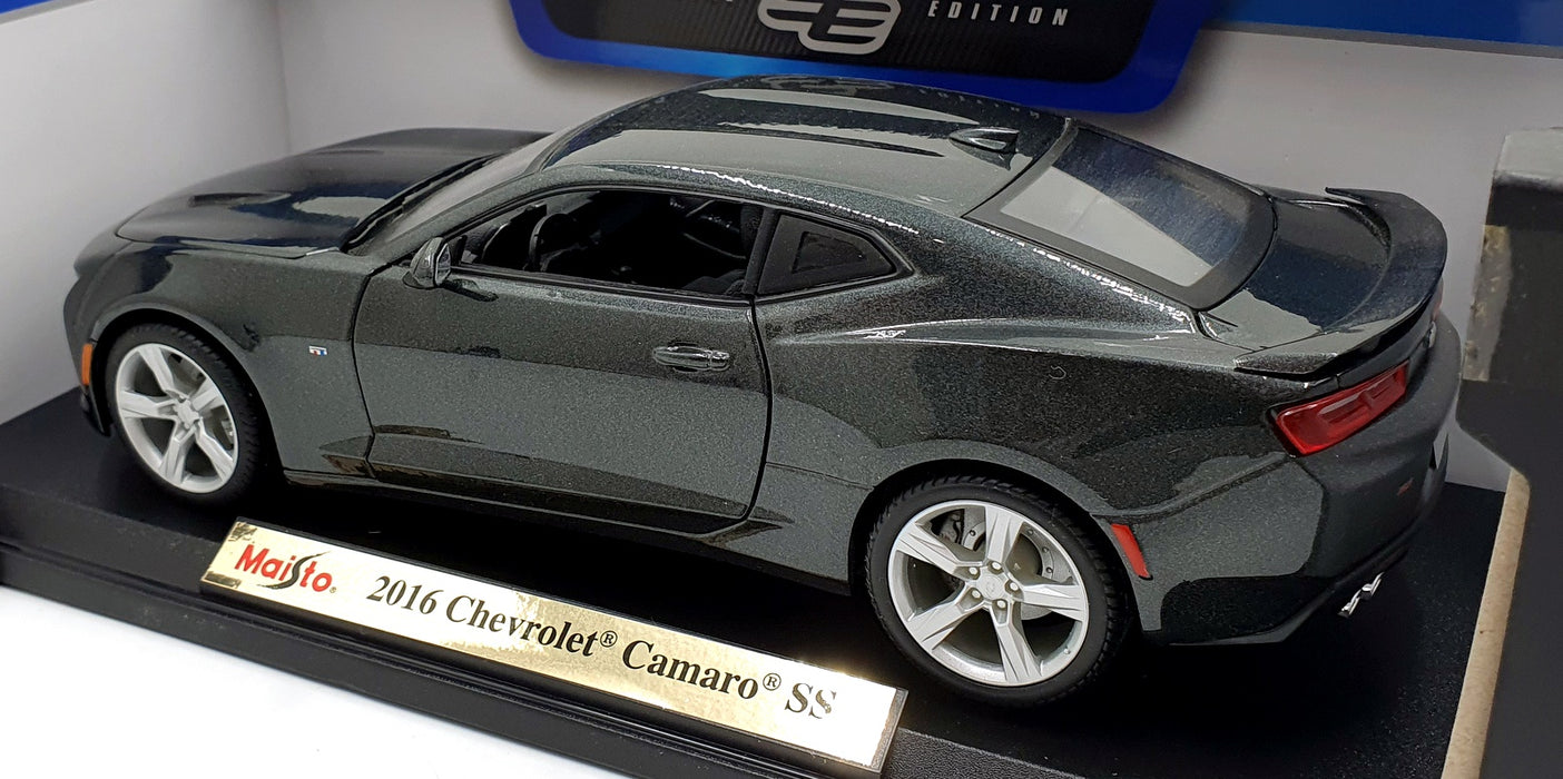 Maisto 1/18 Scale Diecast 46629 - 2016 Chevrolet Camaro SS - Metallic Grey