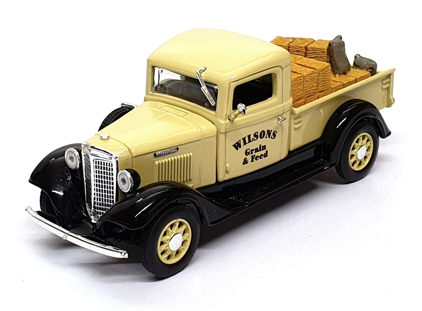 Matchbox 1/43 Scale YYM38039 - 1934 International C Truck - Wilsons Grain & Feed