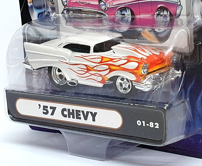 Muscle Machines 1/64 Scale 71151 01-82 - 1957 Chevrolet Chevy - White/Orange