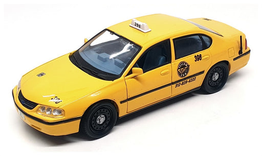 Maisto 1/24 Scale Diecast 2624J - 2000 Chevrolet Impala Yellow Cab