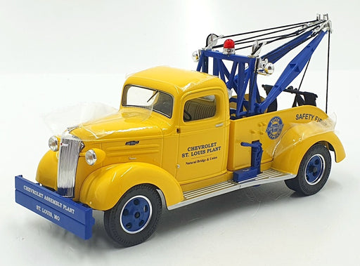 First Gear 1/30 Scale 19-2647 - 1937 Chevrolet Tow Truck - Chevrolet St. Louis