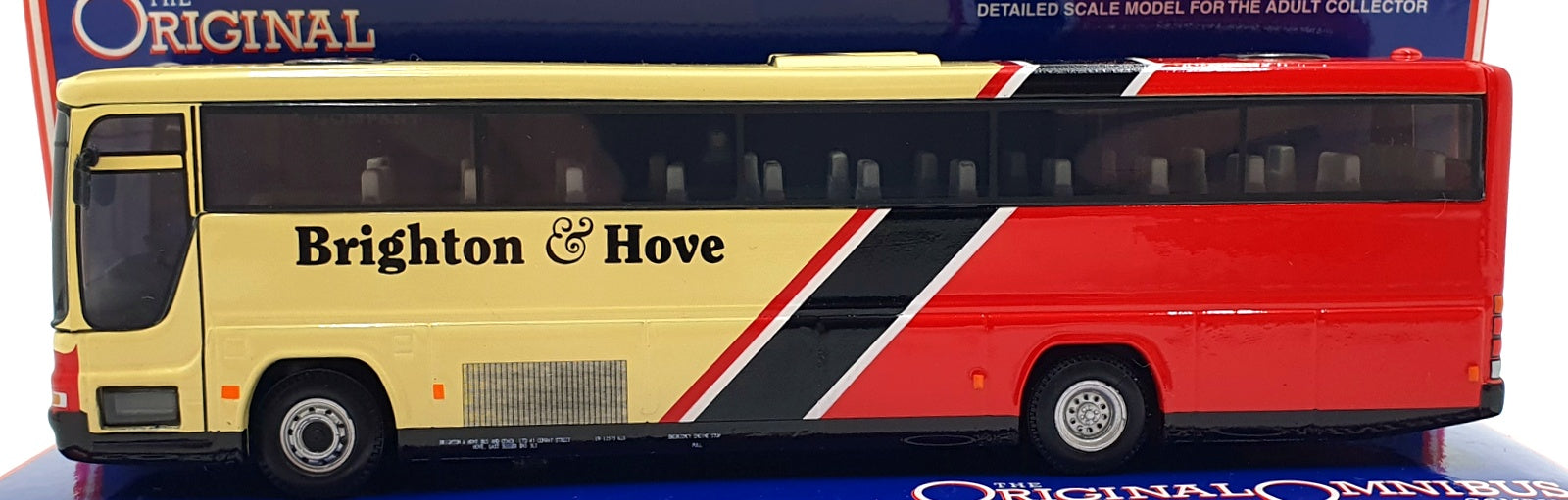 Corgi 1/76 Scale 43309 - Plaxton Premiere Brighton and Hove Bus and Coach Co.