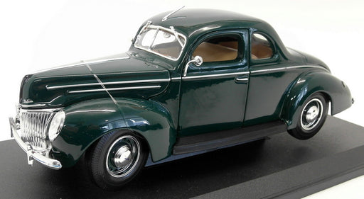 Maisto 1/18 Scale Diecast 31180 1939 Ford Deluxe Dark Green model car