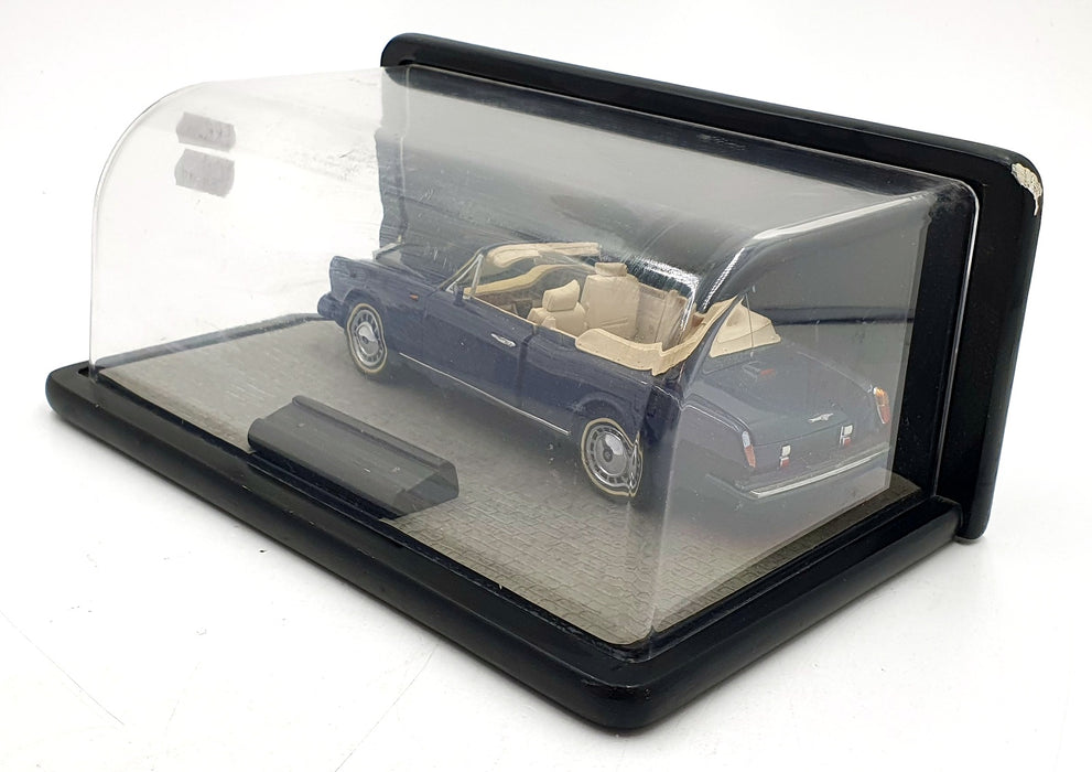 Franklin Mint 1/24 Scale FRR20 - Rolls Royce Corniche IV Blue With Display Case