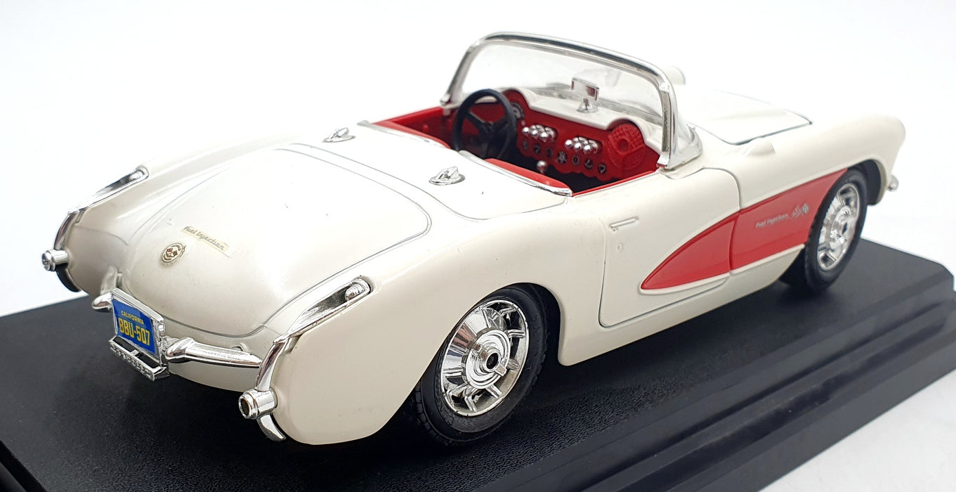 Burago 1/24 Scale Diecast 1524 - 1957 Chevrolet Corvette - White
