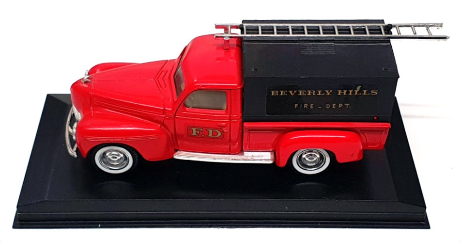 Solido 1/43 Scale FV999C - 1940 Dodge Truck Beverly Hills Fire Dept. - Red