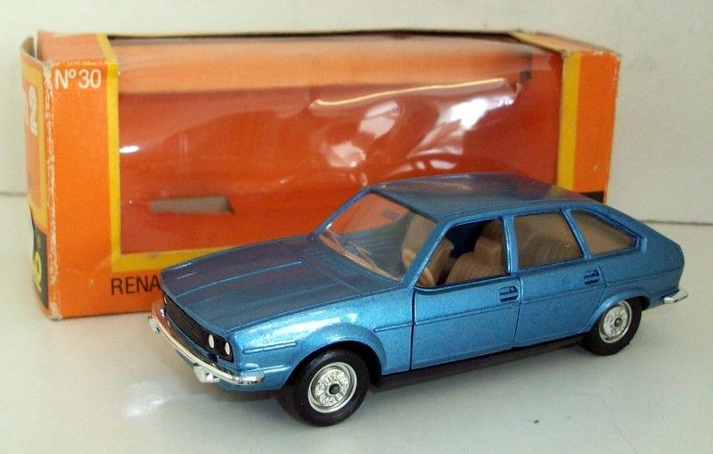 Solido 1/43 Scale n.30 Renault 30 Blue