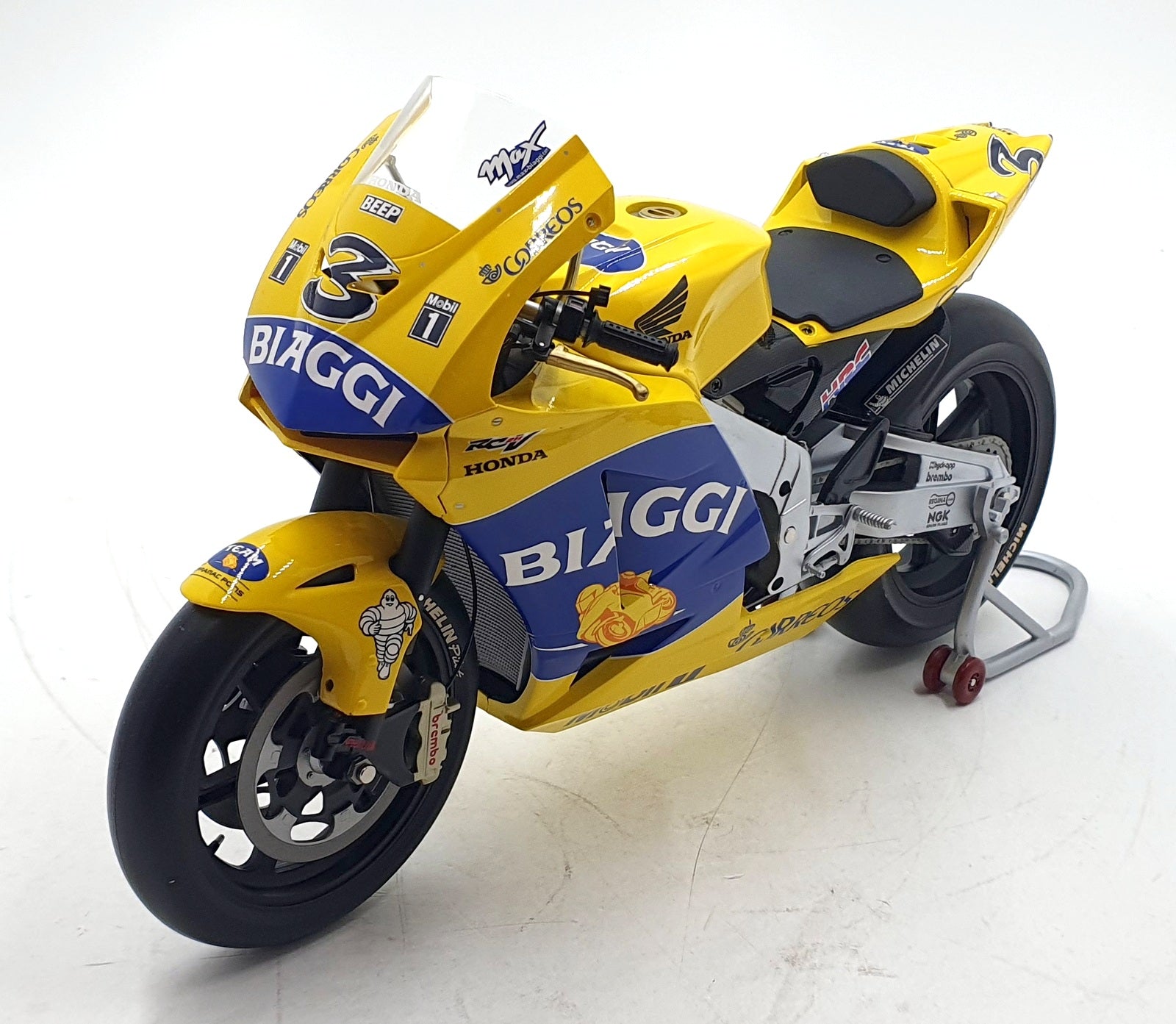 Minichamps 1/6 Scale 062 037103 - Honda RC211V Camel Pramac Pons M.Biaggi 2003