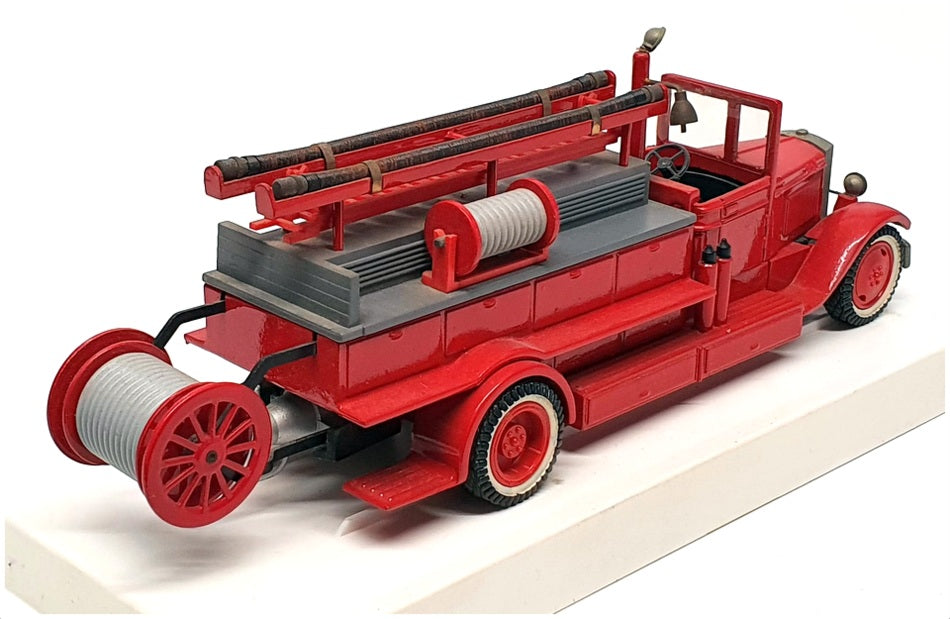OMO Russian Made 1/43 Scale Nr.5 - 1935 Fire Engine Truck - Red