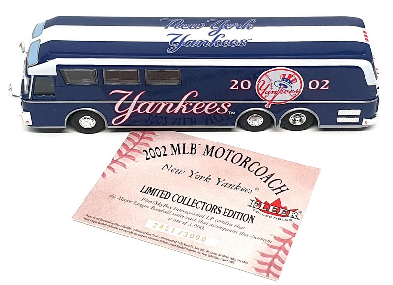 Fleer 1/64 Scale 01231 - Motorcoach New York Yankees MLB 2002 - Blue/White