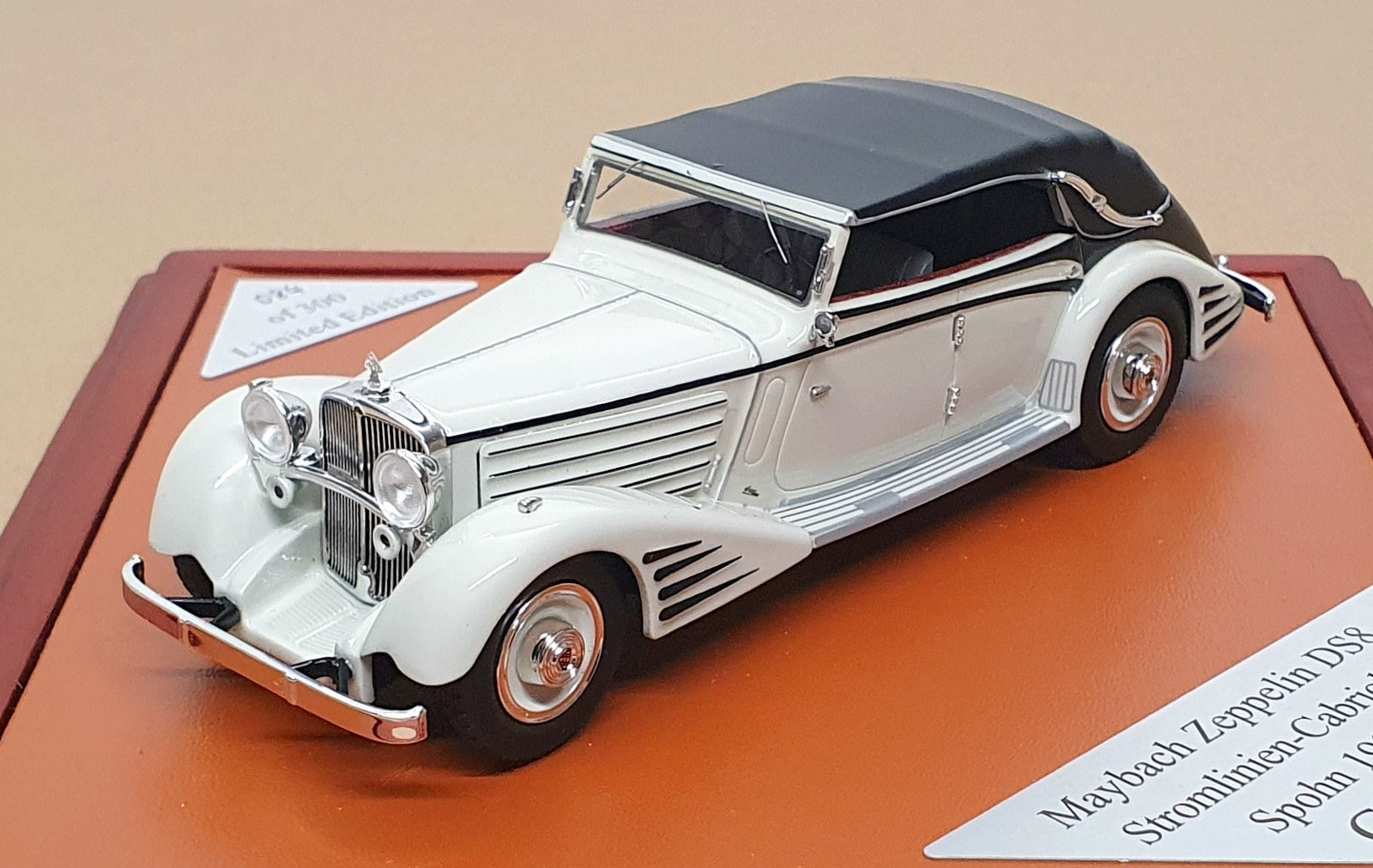 CMF 1/43 Scale CMF43015 - 1934 Maybach DS8 Stromlinien Cabrio - White/Black