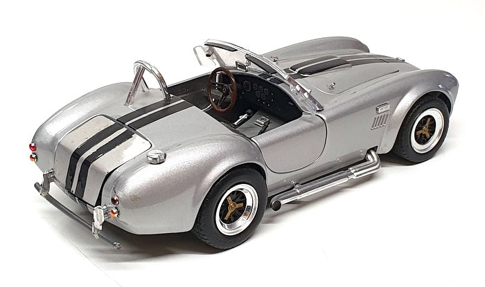 Road Legends 1/18 Scale Diecast 11725A - Shelby Cobra 427S/C - Silver
