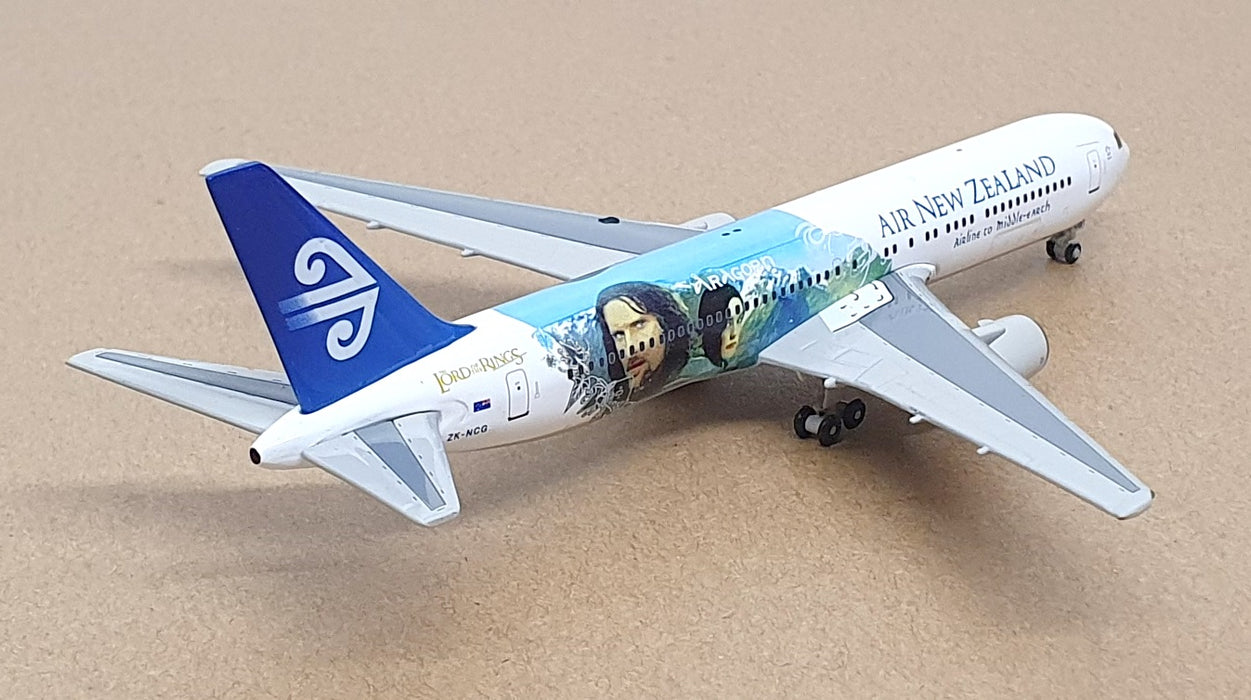 Dealership Model 1/400 Scale LRB767 - Boeing B67-300 ZK-NCG Lord Of The Rings