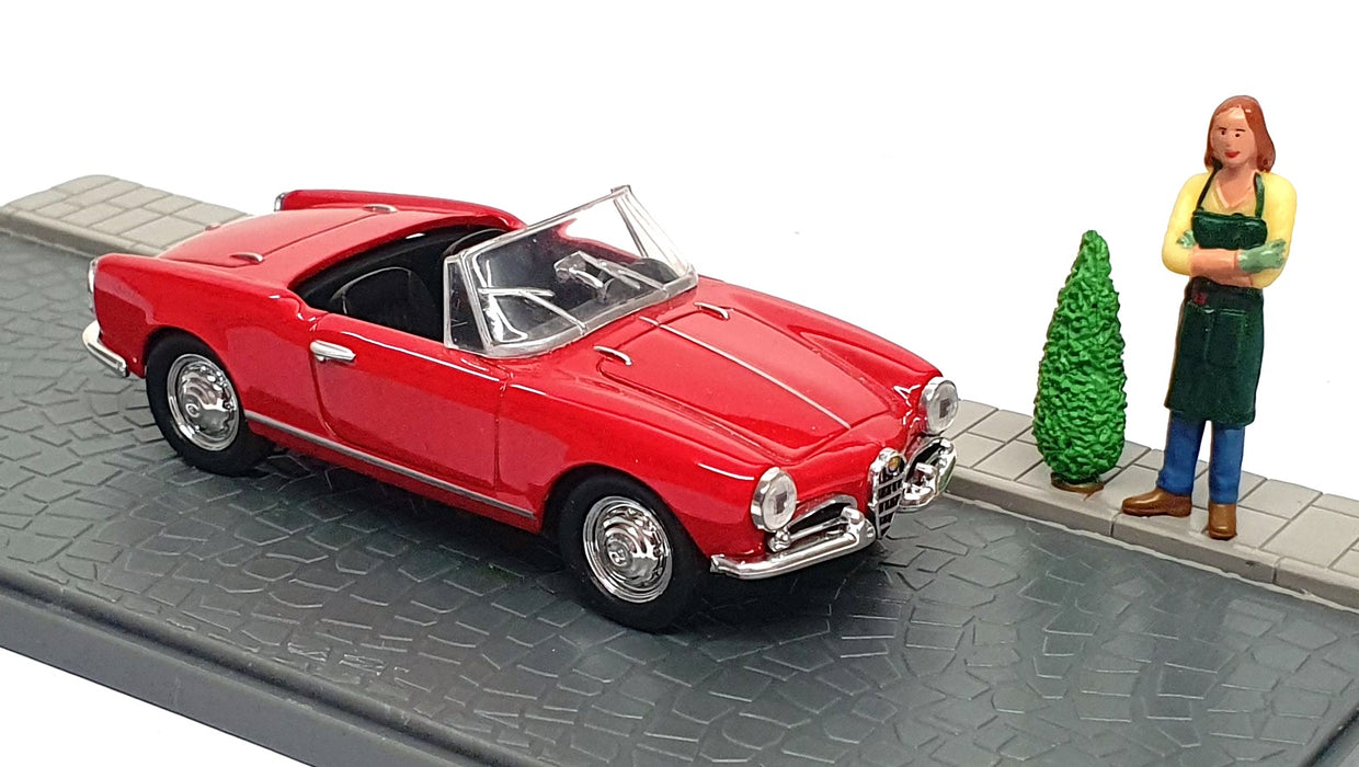 Del Prado 1/43 Scale DPR007 - Alfa Rome Giulietta Spyder Diorama - Red